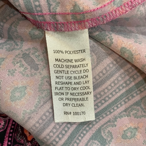 👚 Sleeveless Pink Blouse 👚 - Picture 6 of 6